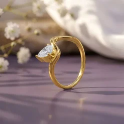 Anushka Sharma Gold Aurora Flame Lab Grown Diamond Ring (Size 12)