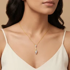 Anushka Sharma Gold Aurora Drift Lab Grown Diamond Pendant