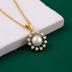 Anushka Sharma Gold Fiore Lab Grown Diamond Pendant