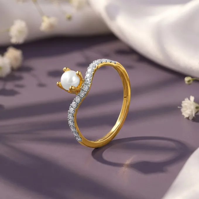 Anushka Sharma Gold Gracieux Shine Lab Grown Diamond Ring (Size 12)