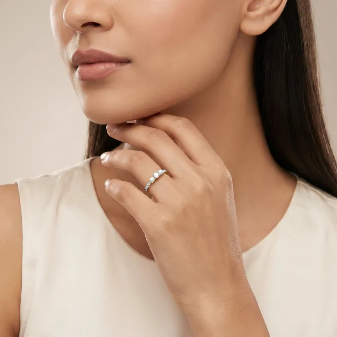 Anushka Sharma Gold Lumineuse Shine Lab Grown Diamond Ring (Size 12)