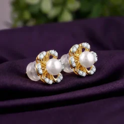Anushka Sharma Gold Zahra Shine Lab Grown Diamond Studs