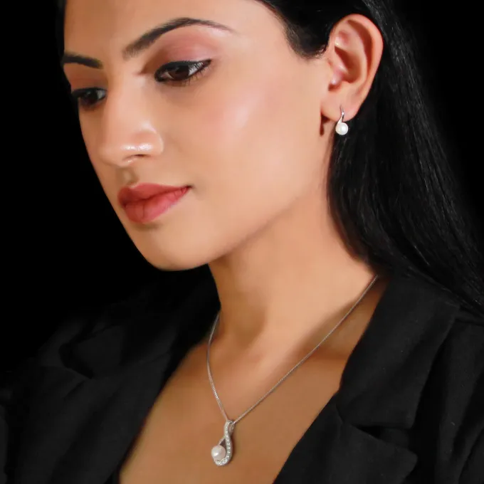 Dazzling Pearl Set with Link Chain