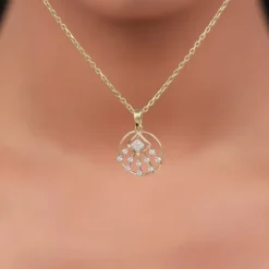 Gold Admiring Shine Lab Grown Diamond Pendant