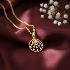 Gold Admiring Shine Lab Grown Diamond Pendant