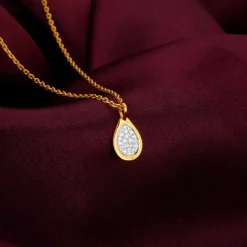 Gold Charming Drop Diamond Pendant