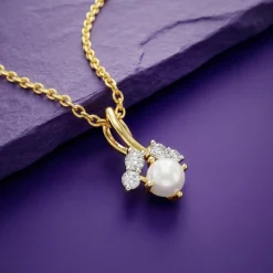 Gold Grazia Lab Grown Diamond Pendant