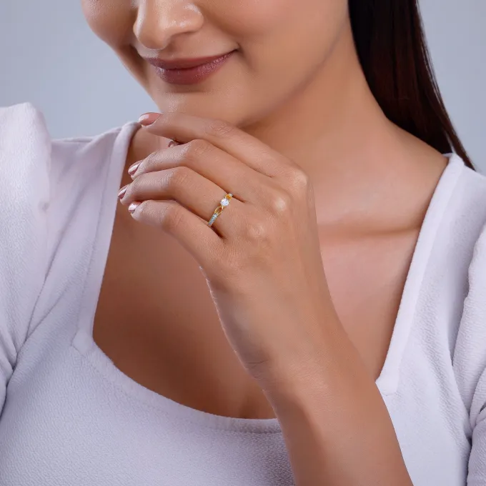 Gold Leafora Diamond Ring