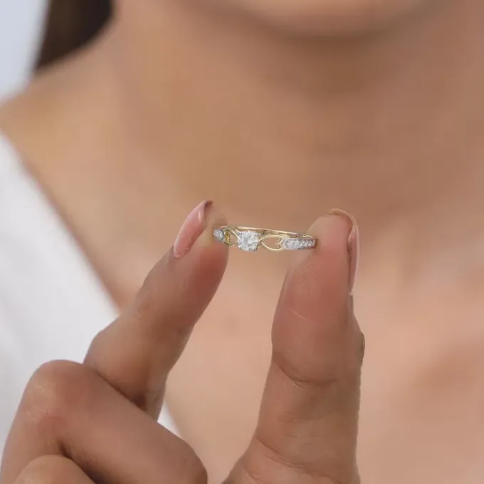 Gold Leafora Diamond Ring