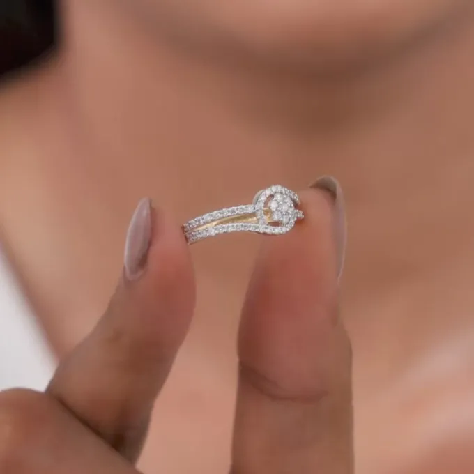 Gold Nigella Cluster Lab Grown Diamond Ring