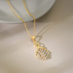 Gold Poire Diamond Pendant