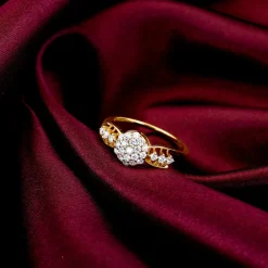 Gold Shining Cluster Diamond Ring