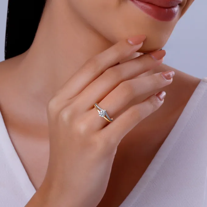 Gold Vanki Twist Diamond Ring