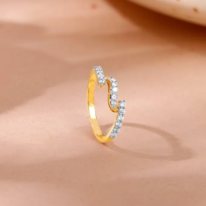 Gold Wave Glow Lab Grown Diamond Ring