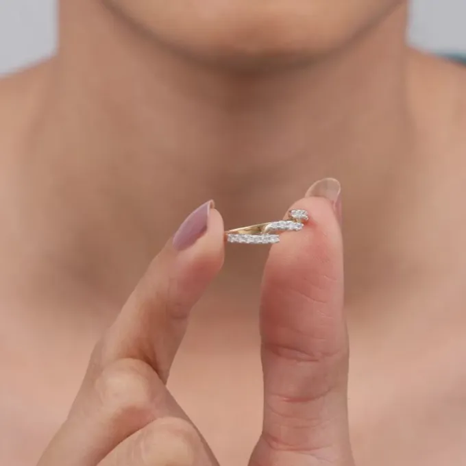 Gold Wave Glow Lab Grown Diamond Ring