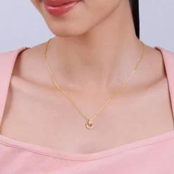 Golden Adoring Floral Pendant With Link Chain