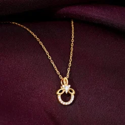 Golden Adoring Floral Pendant With Link Chain