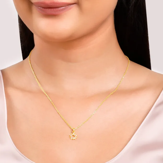 Golden Amaryllis Pendant With Link Chain