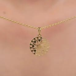Golden Aura Tangle Pendant With Link Chain