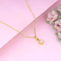 Golden Classy Solitaire Pendant With Link Chain
