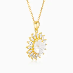 Golden Daisy Affair Pendant with Link Chain