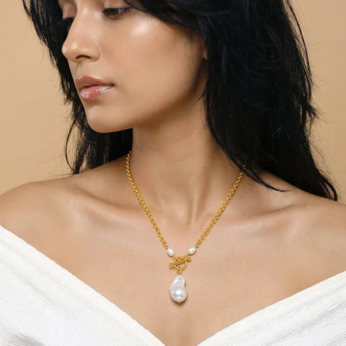 Golden Foam Necklace