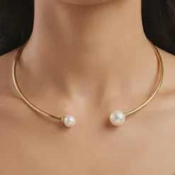 Golden Phoebe Pearl Hasli Necklace