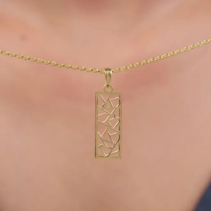 Golden Silk Circuit Pendant With Link Chain