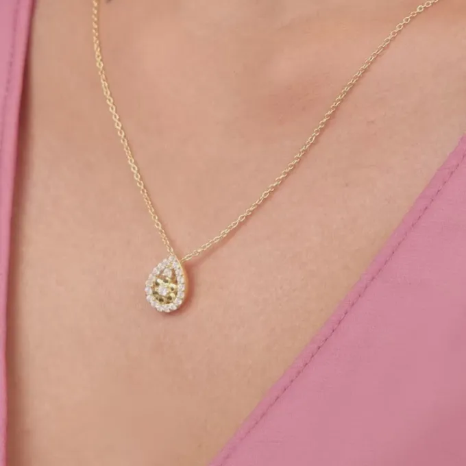 Golden Studded Delight Pendant With Link Chain