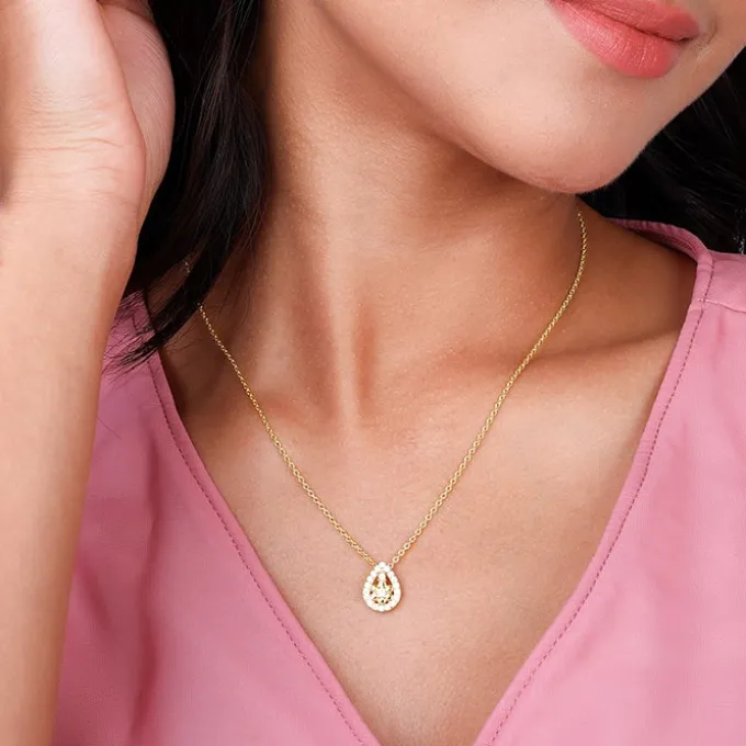 Golden Studded Delight Pendant With Link Chain