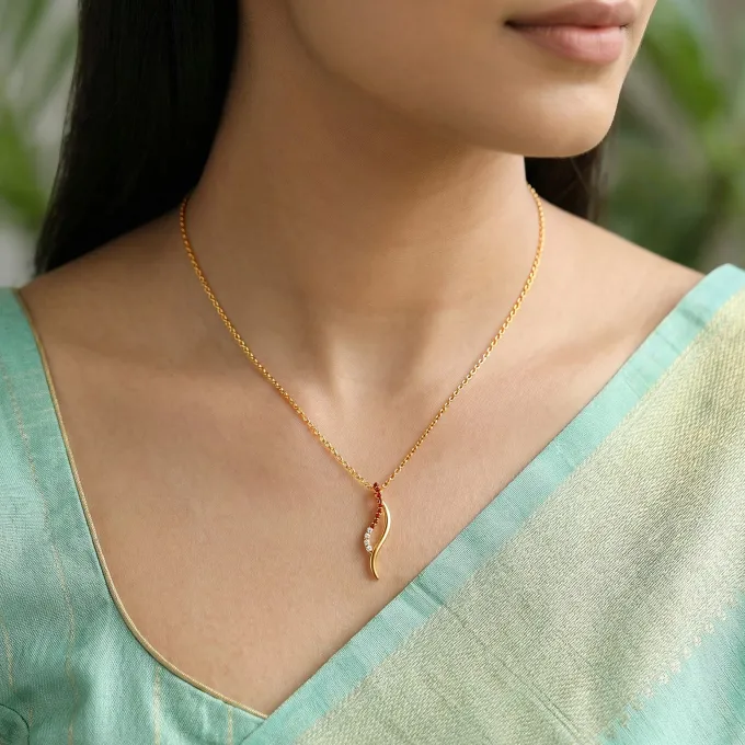 Golden Tanirika Pendant With Link Chain