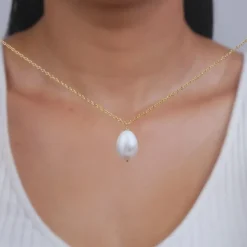 Golden Zooey Pearl Necklace