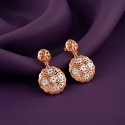 Kriti Sanon Dual Tone Evelia Silver Earrings