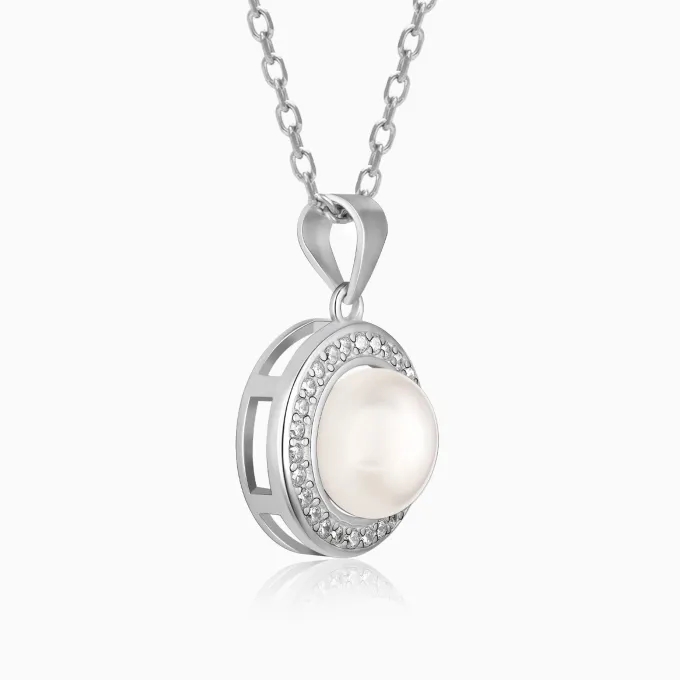 Kriti Sanon Silver Pearl Pendant with Link Chain