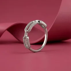 Kriti Sanon Silver Toggle Ring (Size 12)