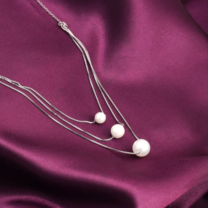 Kriti Sanon Silver Triple Layer Pearl Necklace With Link Chain