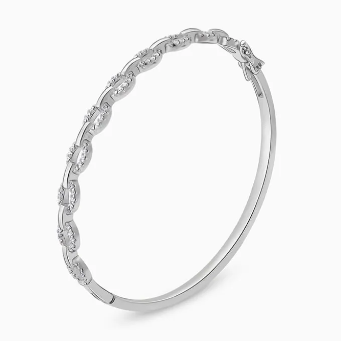 Kriti Sanon Silver Zircon Whirl Bracelet