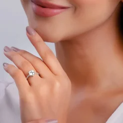 Kriti Sanon Silver Zircon Vintage Ring
