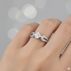 Kriti Sanon Silver Zircon Elegant Loop Ring