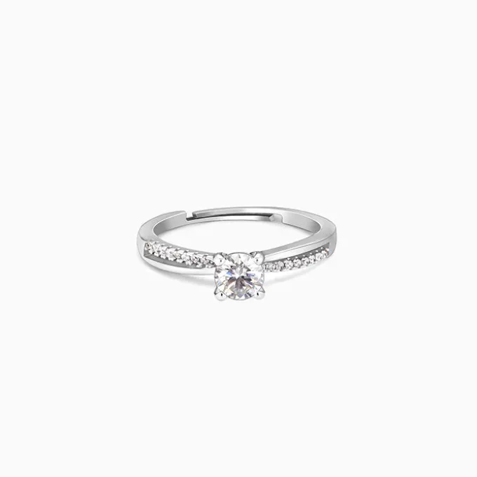 Kriti Sanon Silver Zircon Layered Ring