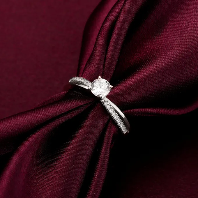 Kriti Sanon Silver Zircon Layered Ring