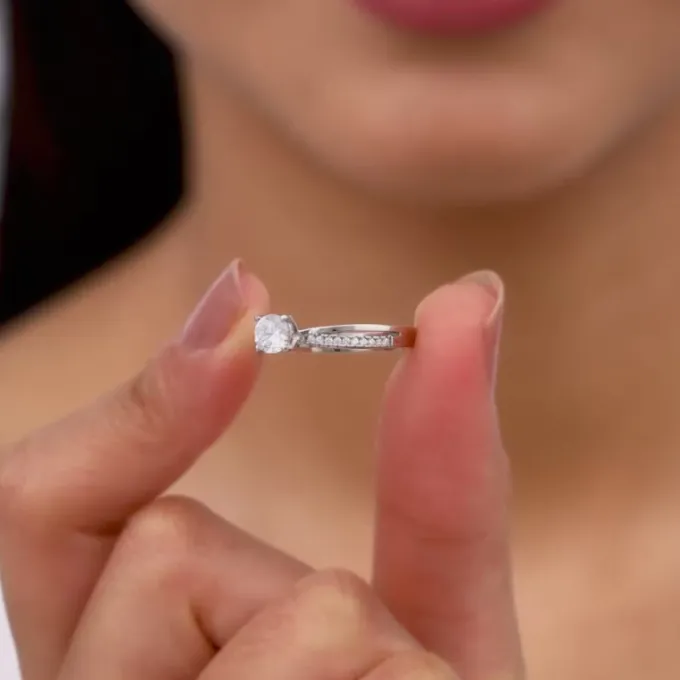 Kriti Sanon Silver Zircon Layered Ring