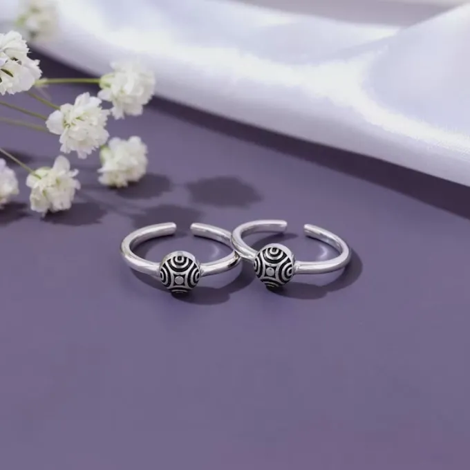 Oxidised Silver Akshara Toe Rings