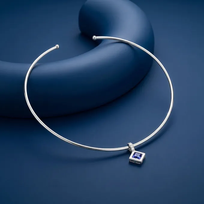 Silver Classic Blue Solitaire Hasli Necklace