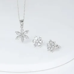 Silver Flowery Snowflake Pendant Set