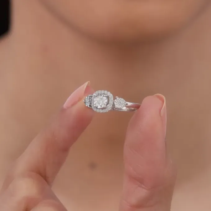 Silver Gracious Look Ring