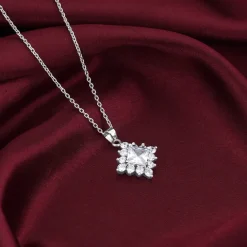 Silver Rhombus Shine Pendant With Link Chain