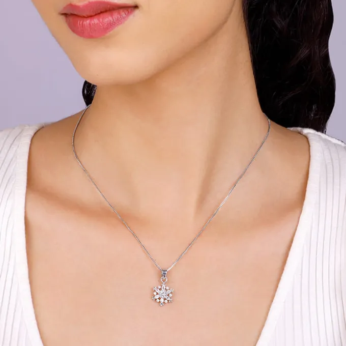 Silver Snowflake Pendant With Box Chain