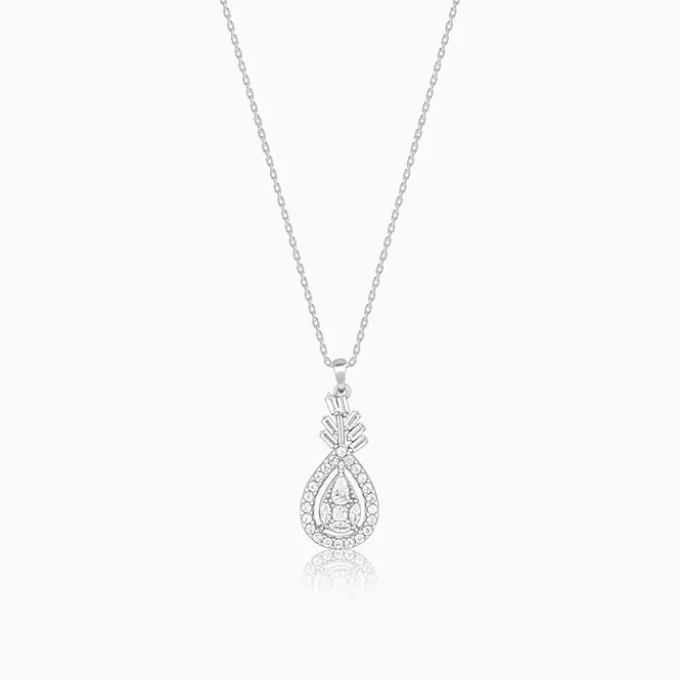 Silver Stark Beauty Pendant With Link Chain