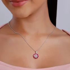 Silver Stunning Floret Pendant With Link Chain
